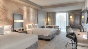 Habitación, varias camas, no fumadores | Caja fuerte, escritorio, tabla de planchar con plancha y cunas gratuitas