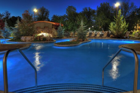Courtyard by Marriott Pigeon Forge - Image 48