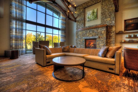 Courtyard by Marriott Pigeon Forge - Image 3
