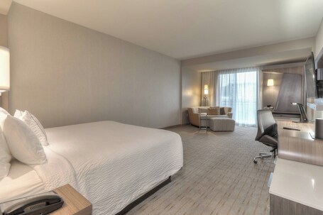 Courtyard by Marriott Pigeon Forge - Image 141