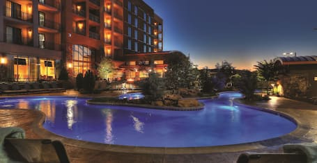 bogey bear pigeon forge Outdoor pool