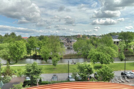 Courtyard by Marriott Pigeon Forge - Image 4