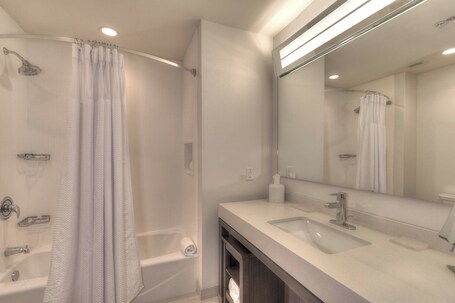 Courtyard by Marriott Pigeon Forge - Image 55