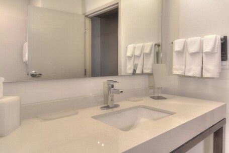 Courtyard by Marriott Pigeon Forge - Image 130