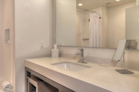 Courtyard by Marriott Pigeon Forge - Image 136