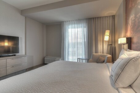 Courtyard by Marriott Pigeon Forge - Image 148