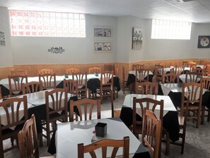 Breakfast, lunch and dinner served