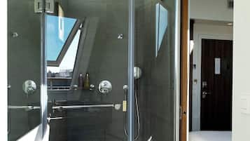 Chambre Double (Sous Les Toits) | Lavabo de la salle de bain