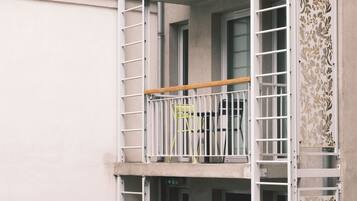 Double Room (Hi-Macs) | Bathroom | Free toiletries, hair dryer, towels, soap