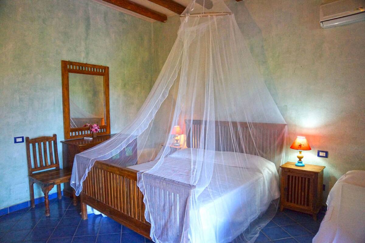 Double Room | In-room safe, free cribs/infant beds