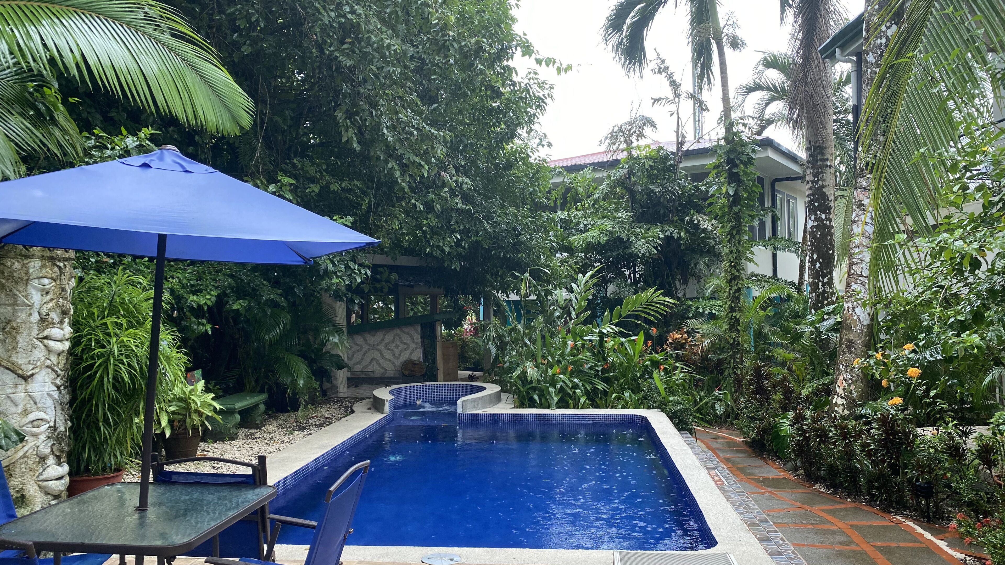 18-inch flat-screen tv with cable channels, tv