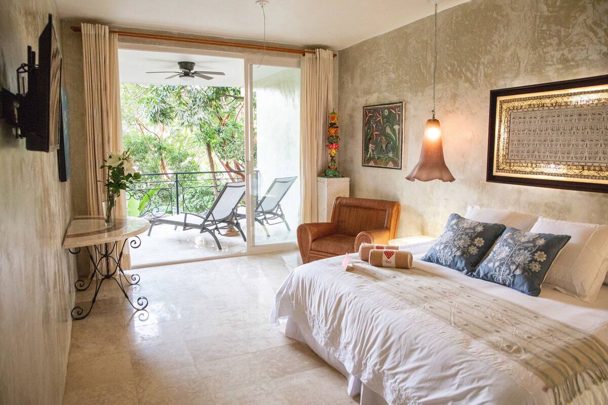 Villa Las Piñas | Premium bedding, in-room safe, bed sheets