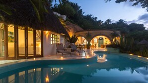 Villa Las Palmas | Roupas de cama premium, cofres nos quartos, roupa de cama