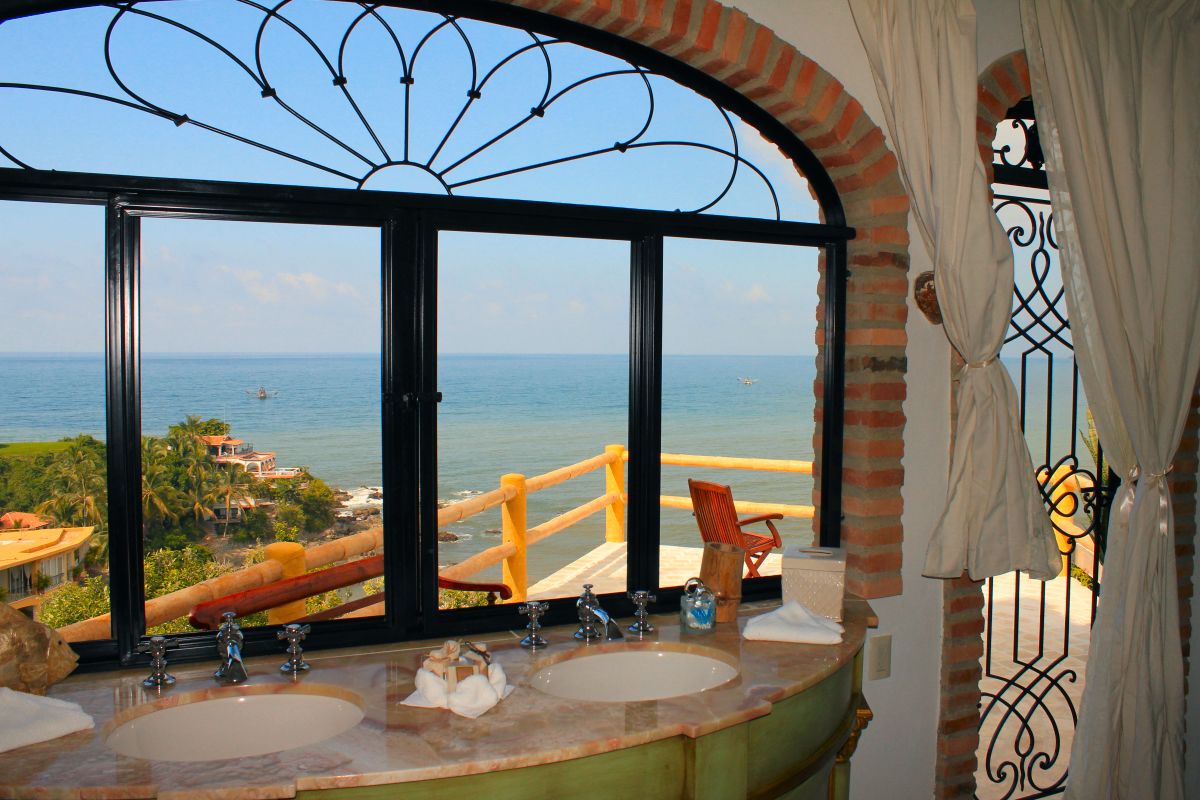 luxury suite, 3 bedrooms, non smoking (la gran villa) | bathroom sink