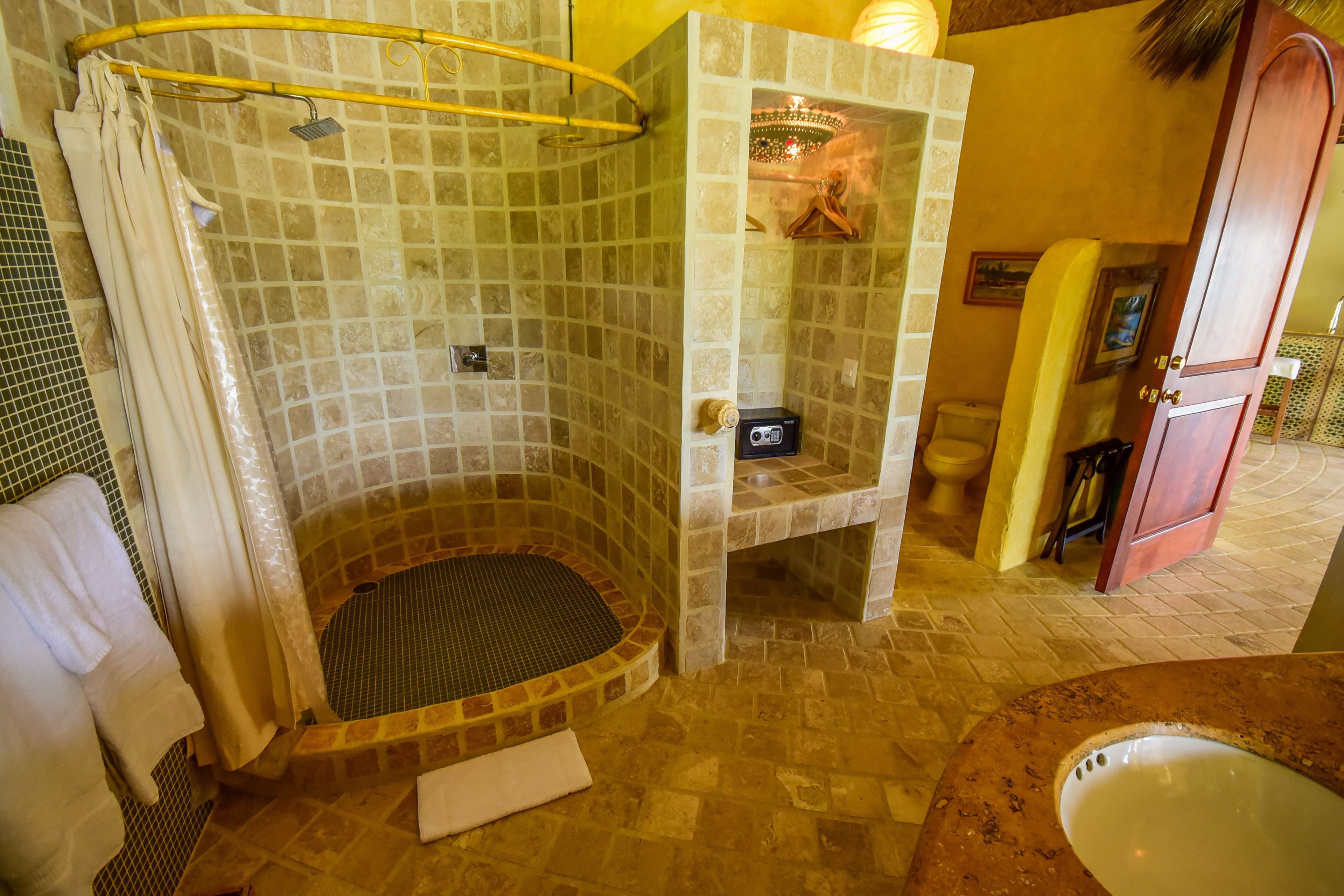 free toiletries, towels