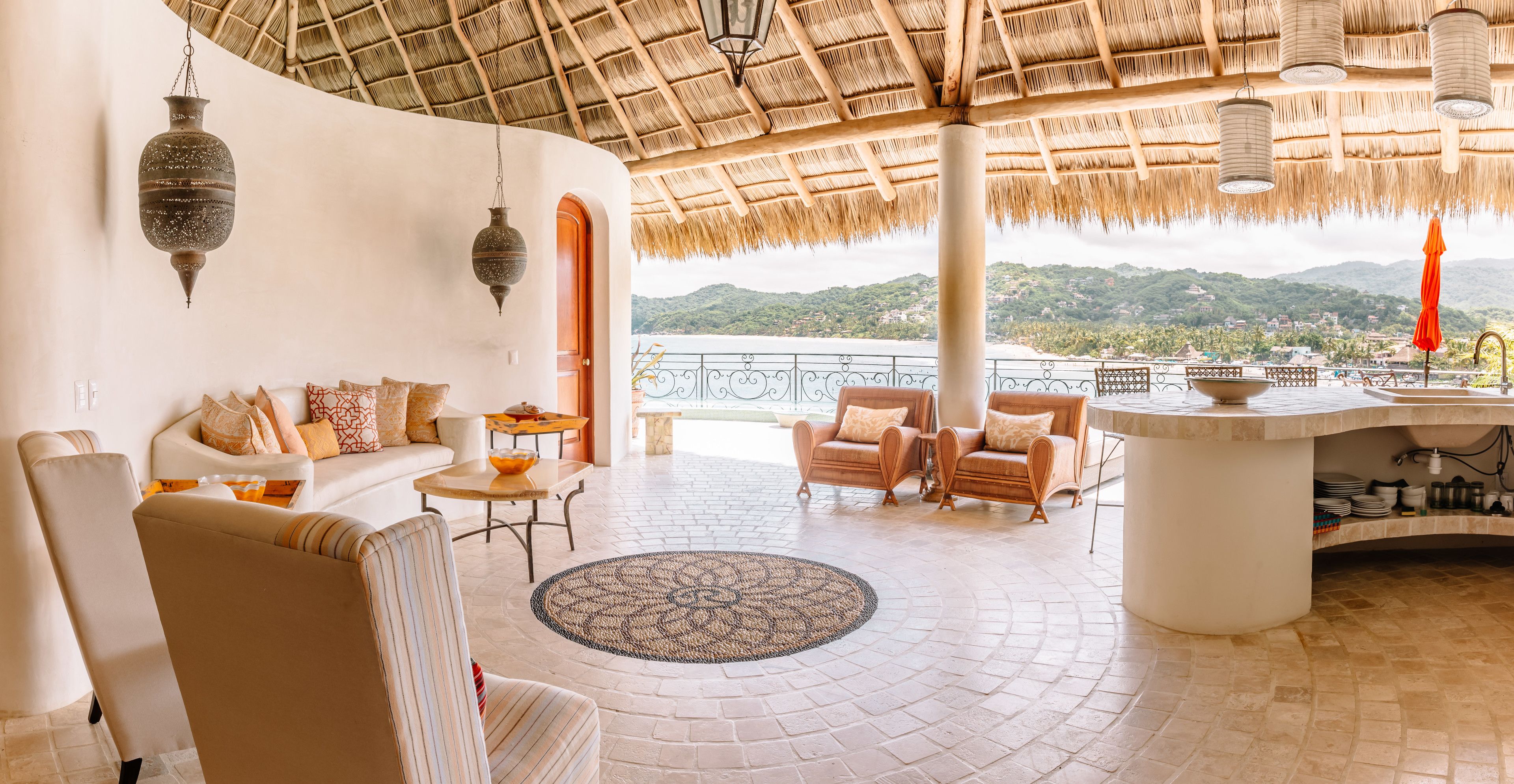 villa romance | living area