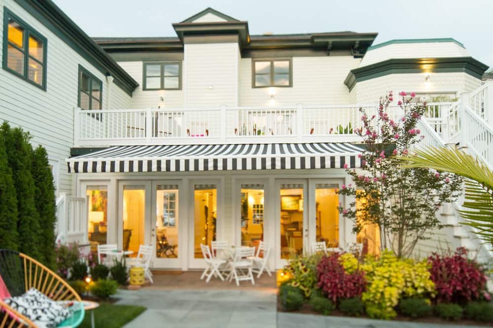 Zey Hotel