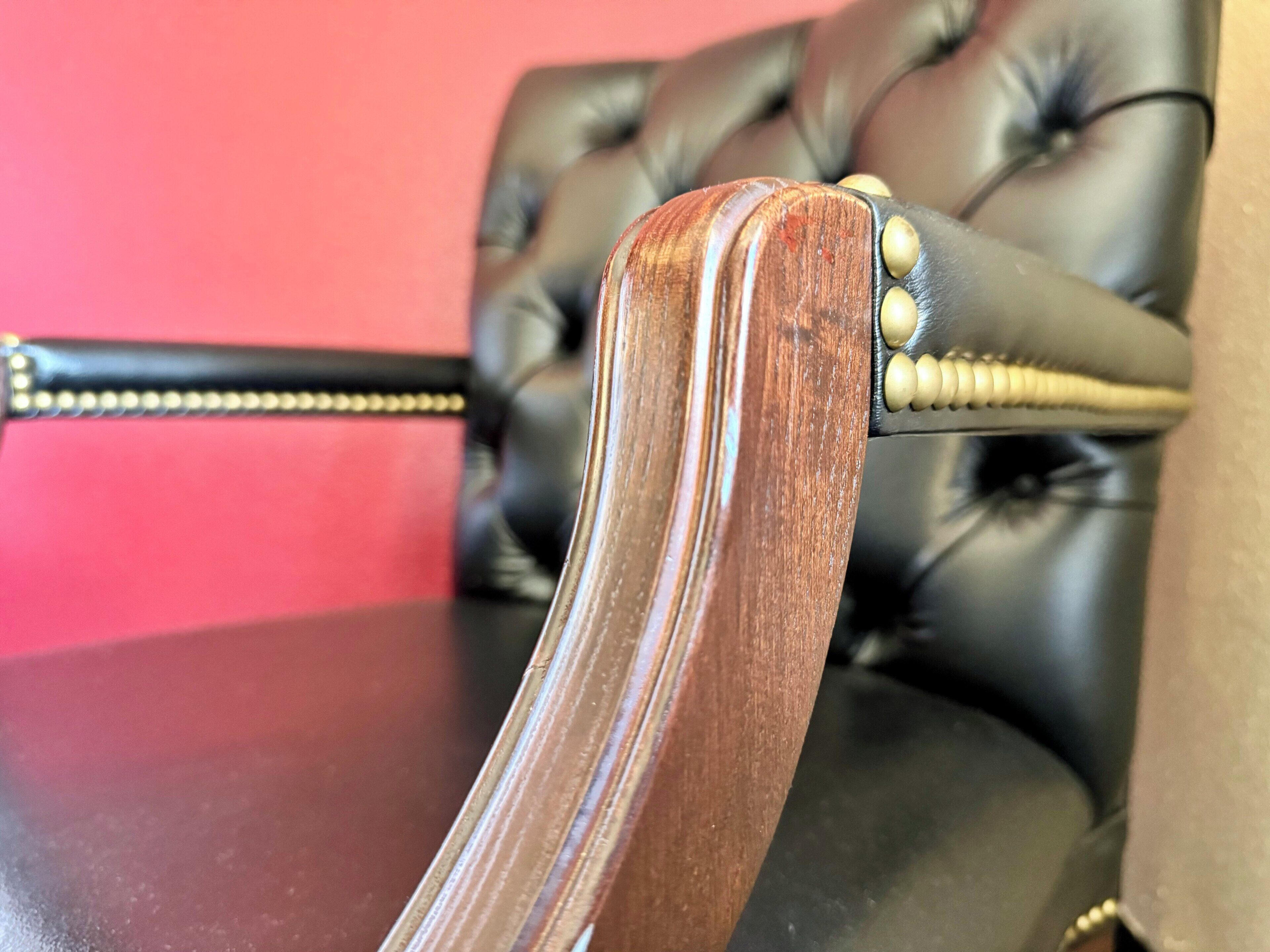 Habitación estándar, 2 camas Queen size, para no fumadores | Área de sala de estar | Televisión de pantalla plana de 42 pulgadas con canales vía satélite 