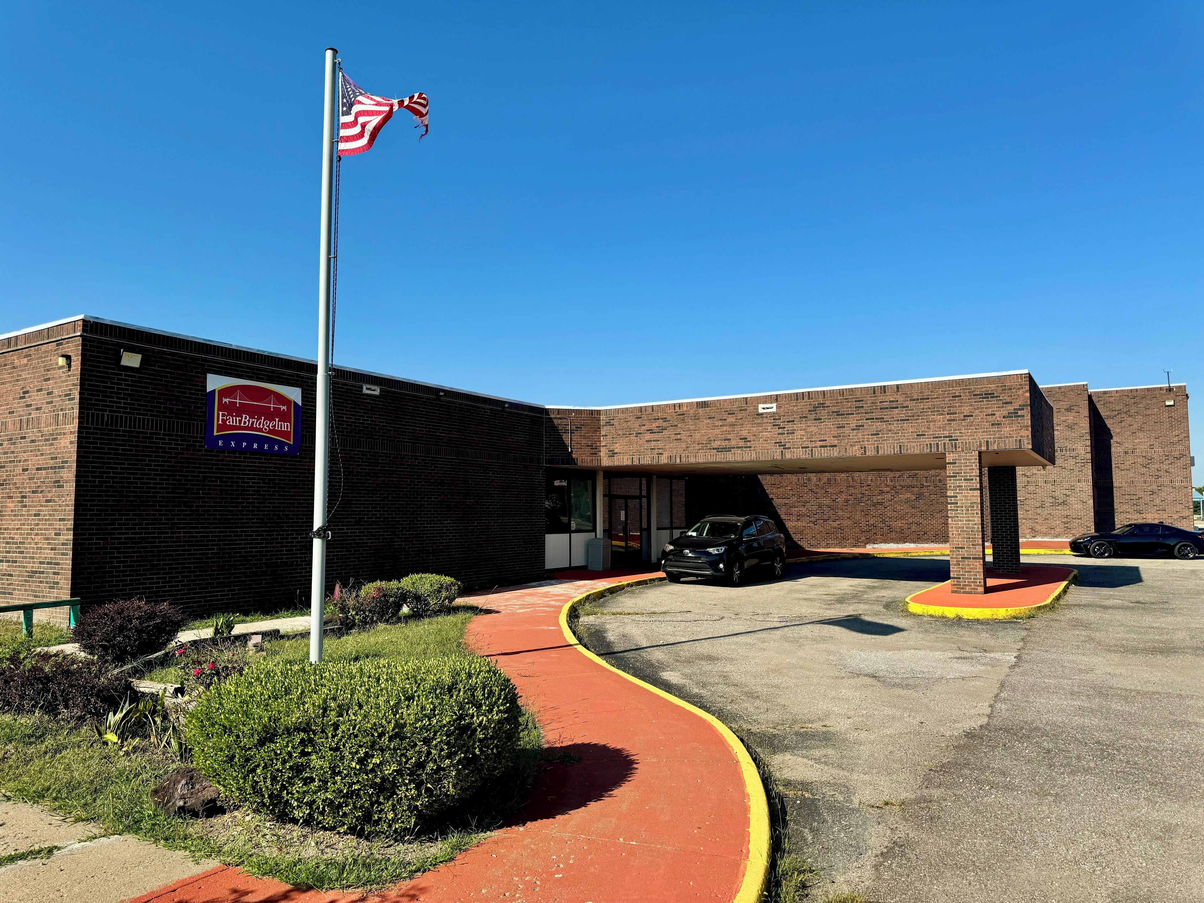 Vista frontal de la propiedad