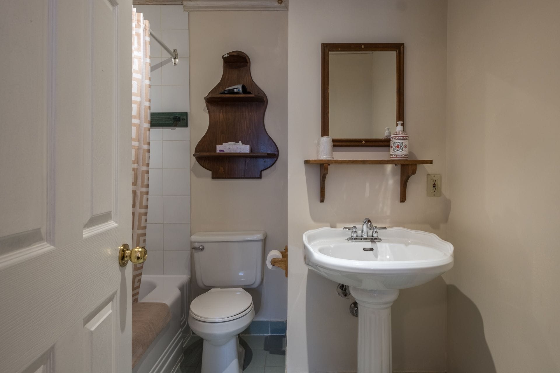 standard room, 1 queen bed | bathroom | hair dryer, towels