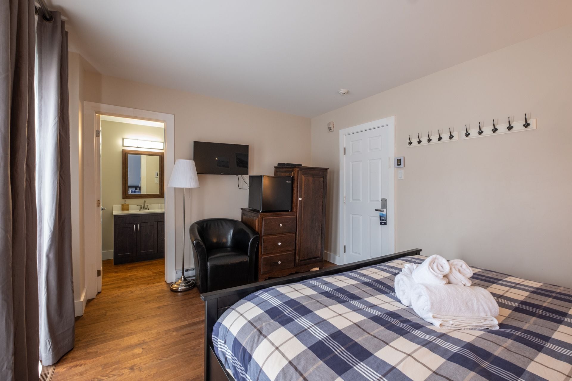 superior room, 1 king bed, refrigerator | individually decorated, desk, blackout curtains, iron/ironing board