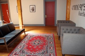 Interior - The Landmark Inn (Fairfield)