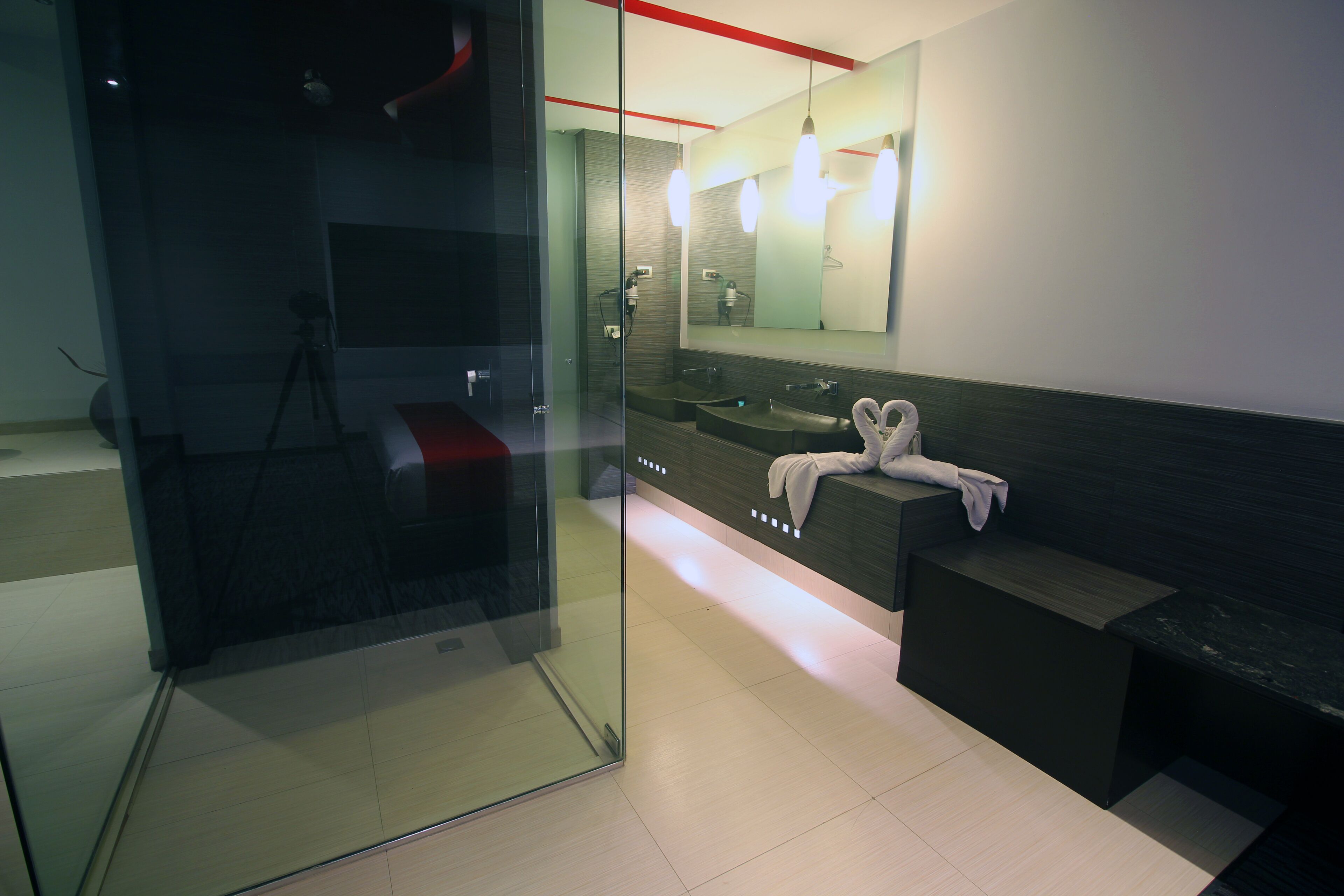 Ducha, artículos de tocador gratuitos, toallas