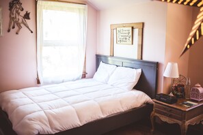 デラックス スタジオ | 客室ごとに異なる装飾、客室ごとに異なるインテリア、アイロン / アイロン台、WiFi (無料)