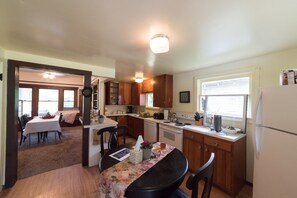 Dining - Mt. Rainier Ranch (Mineral)