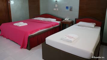 Family Suite | Desk, free WiFi