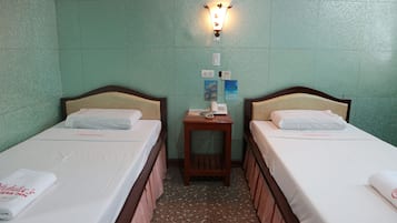 Deluxe Twin Room, 2 Single Beds | Desk, free WiFi