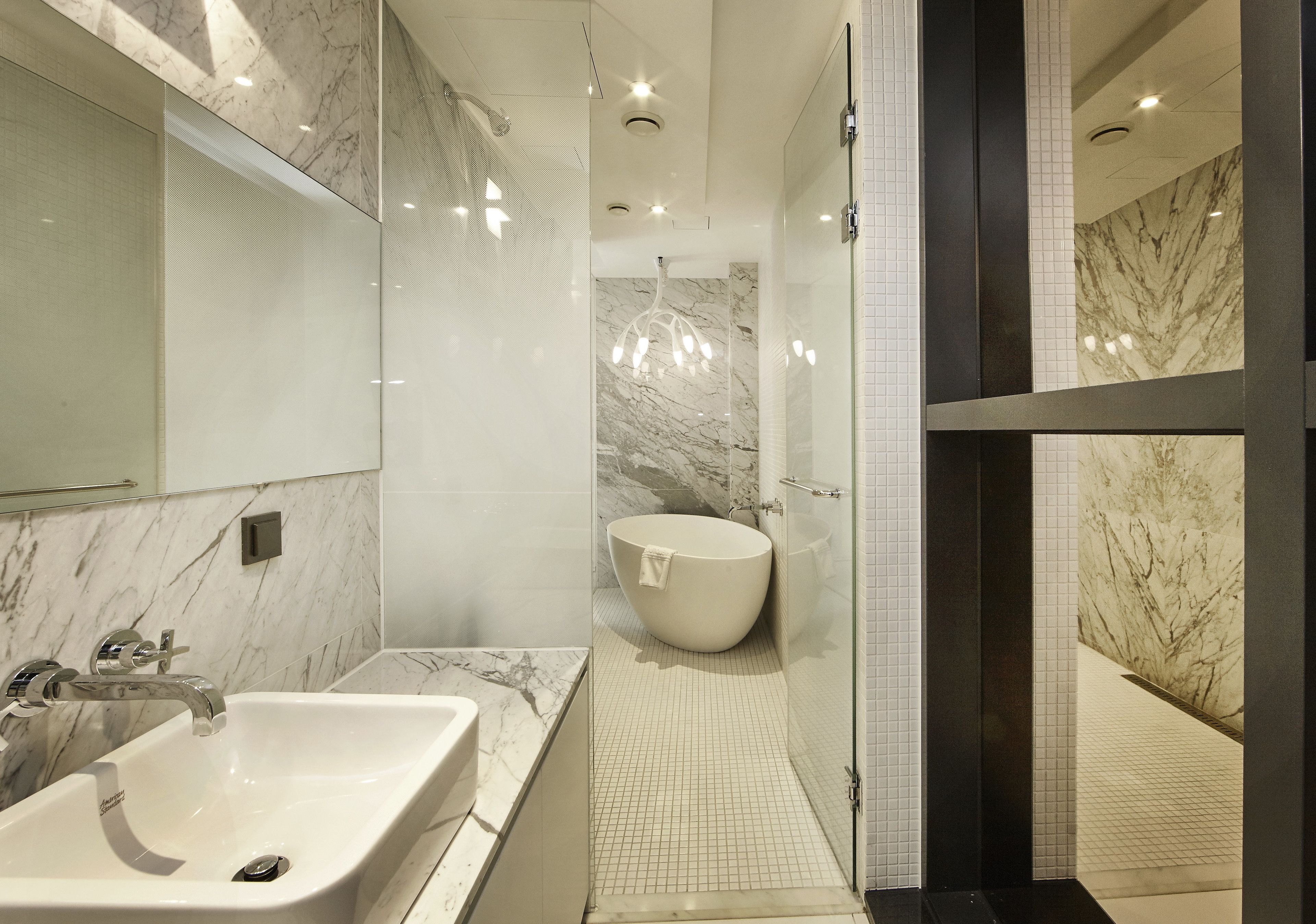 premium double room | bathroom | free toiletries, hair dryer, bathrobes, slippers