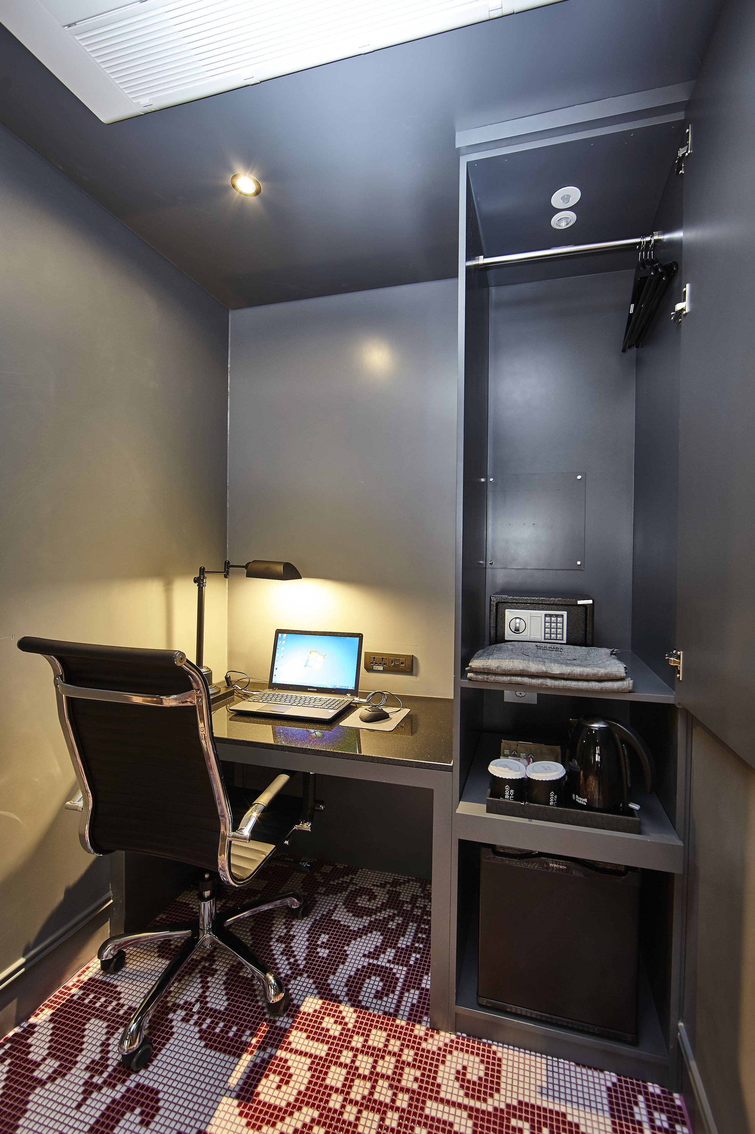 premium double room | room amenity