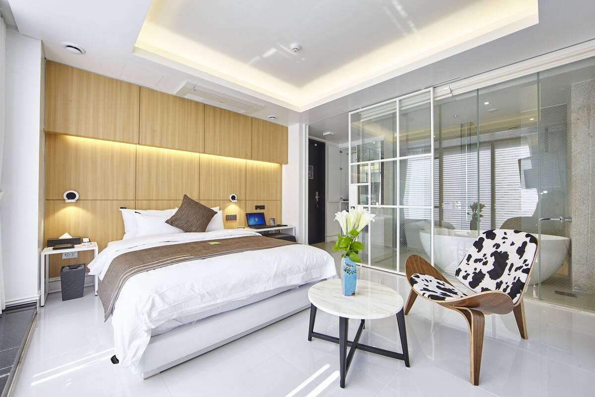 Premium bedding, down comforters, desk, blackout drapes