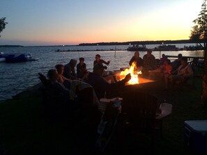 หาดส่วนตัว, เก้าอี้อาบแดด, ร่มชายหาด, ผ้าเช็ดตัวชายหาด