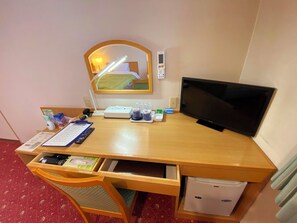 Standard Twin Room, Non Smoking | In-room safe, desk, free WiFi, bed sheets - Hotel Lavenir (Biei)