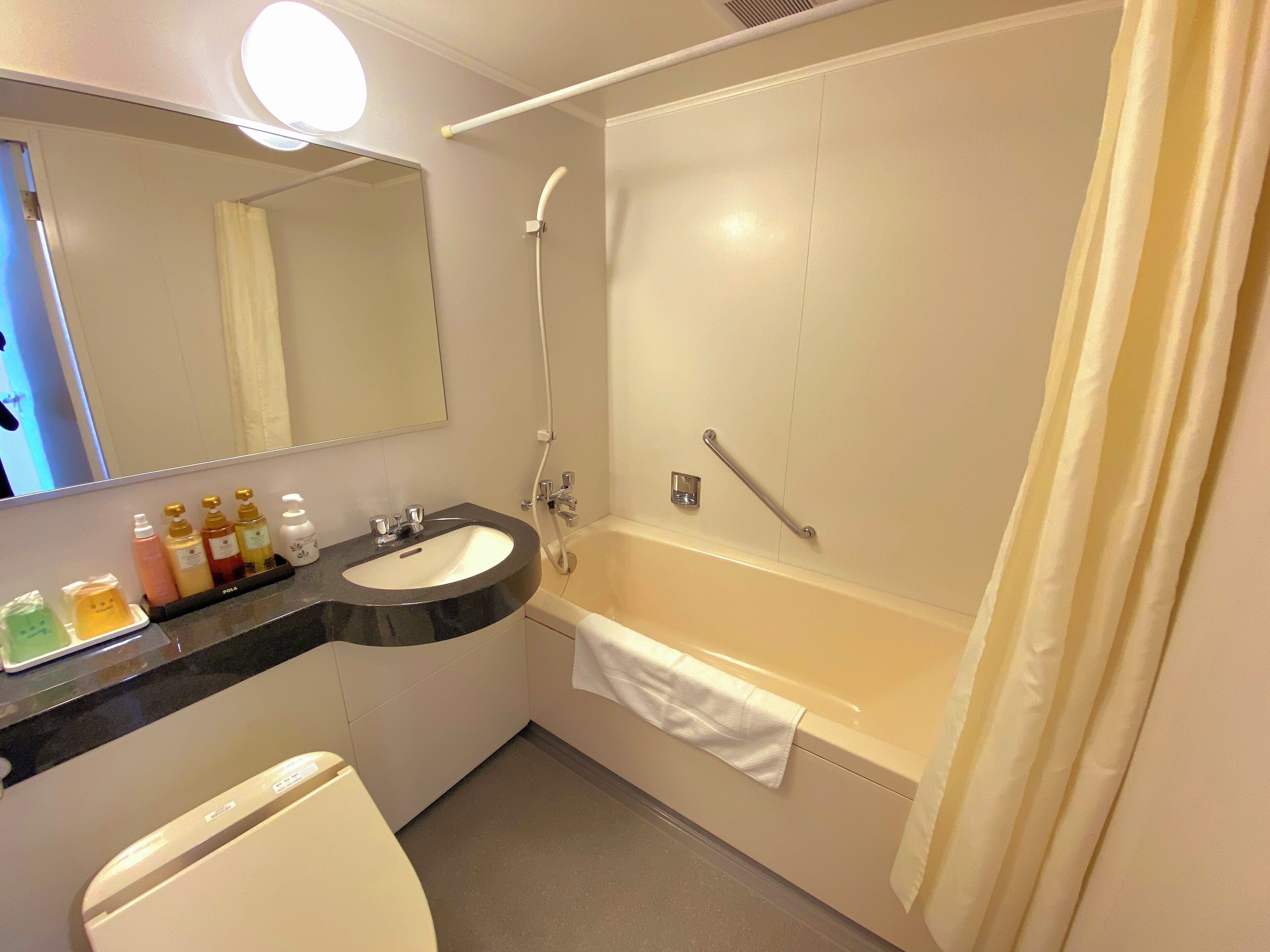 standard twin room, smoking | in-room safe, desk, free wifi, bed sheets