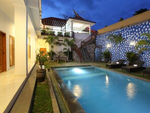 Fachada del alojamiento - Noche