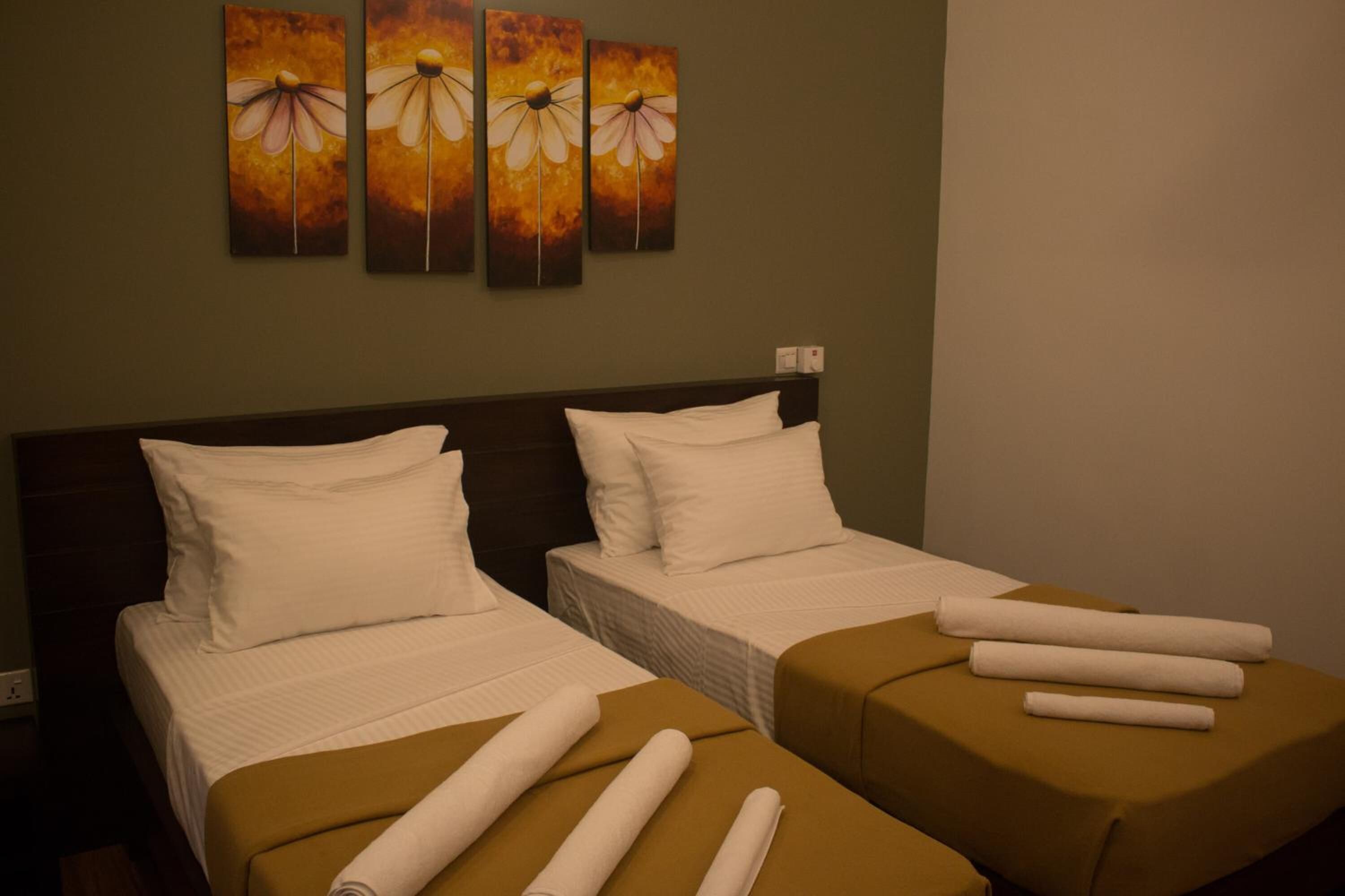 1 bedroom, desk, iron/ironing board, rollaway beds