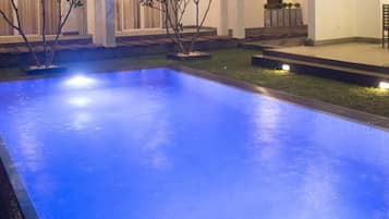 Outdoor pool, pool loungers