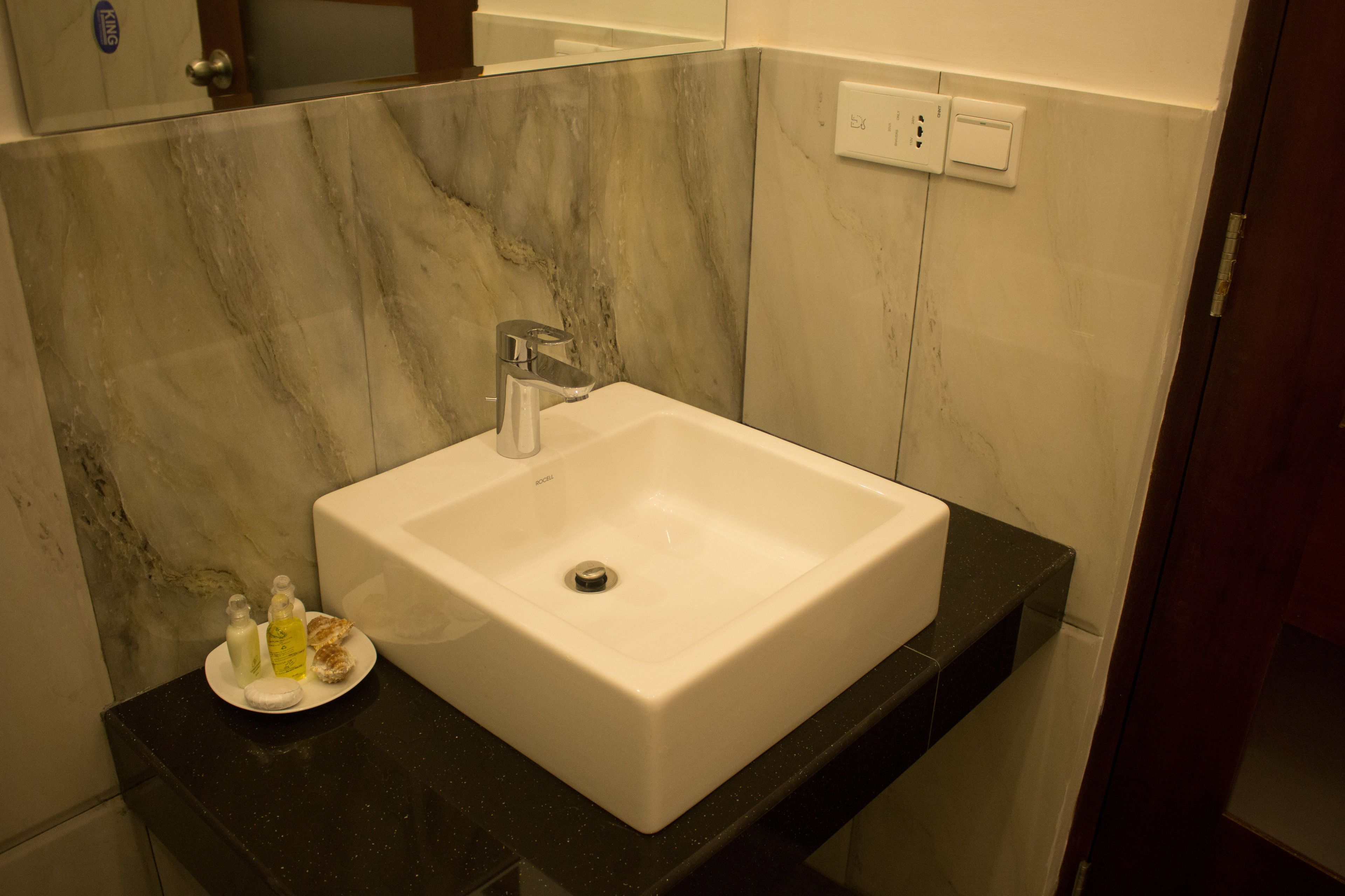 standard room | bathroom | shower, free toiletries, hair dryer, towels