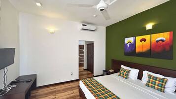 Premium bedding, desk, iron/ironing board, rollaway beds
