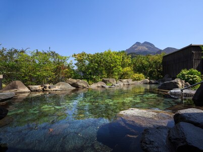 Yufuin Baien Garden Resort