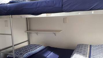Gemeinsamer Basic-Schlafsaal, 4 Schlafzimmer