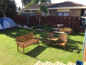 Lobby sitting area - Apple Tree Backpackers (Tauranga)