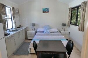 Ropa de cama de alta calidad y escritorio 