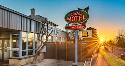 Oval Motel
