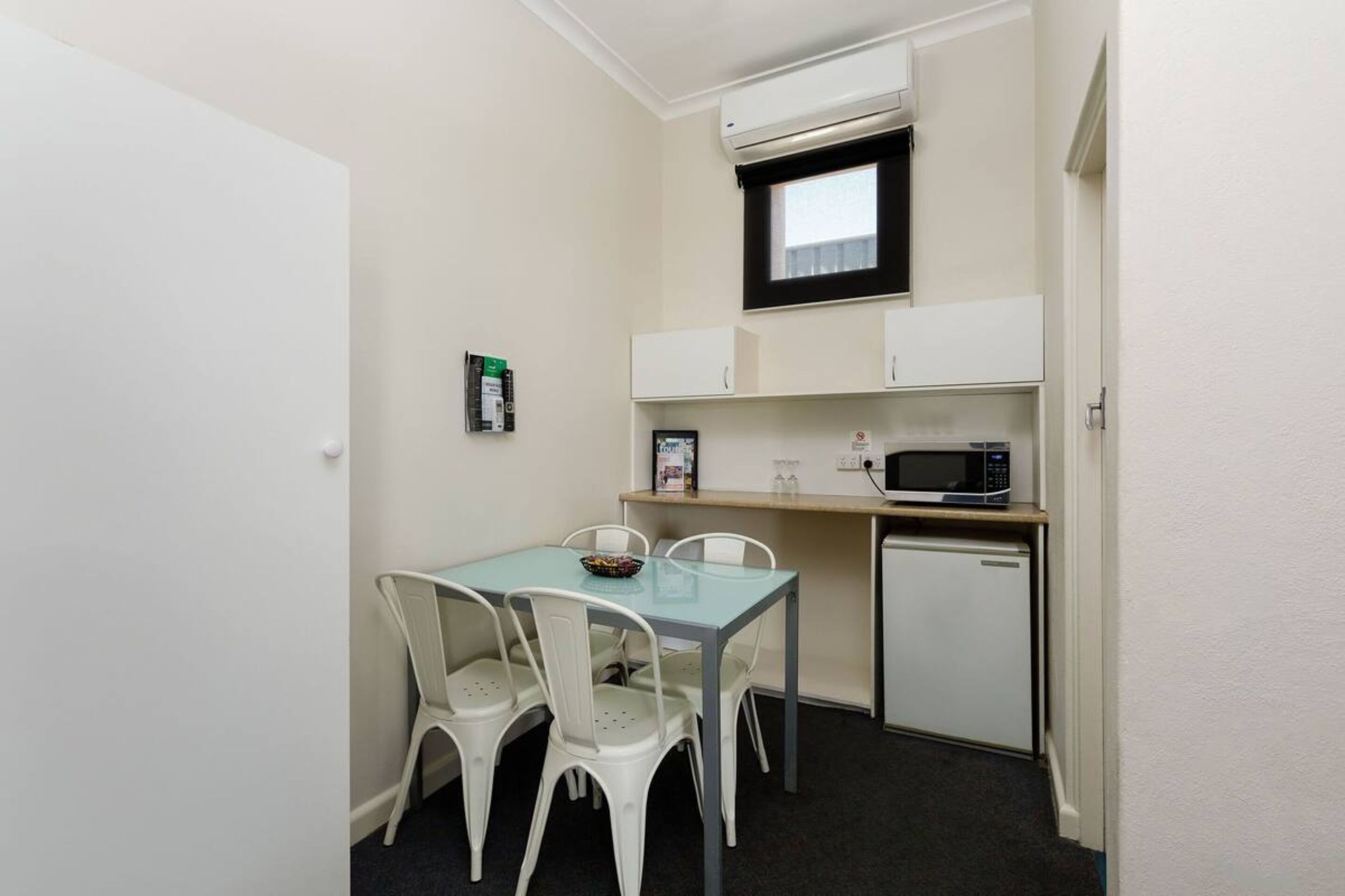 family room | in-room dining