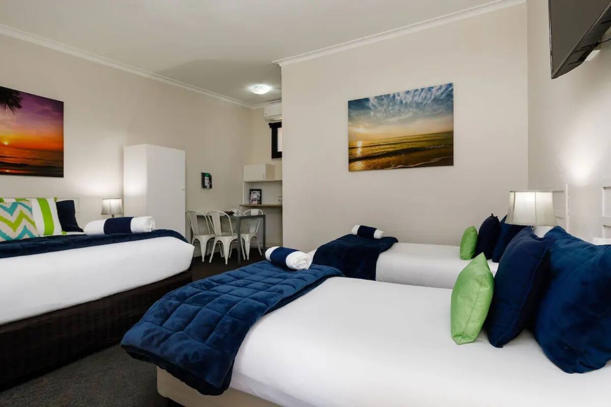 Family Room | In-room safe, iron/ironing board, free WiFi