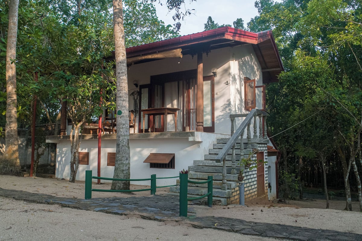 Habitación doble superior, 1 cama de matrimonio, bañera de hidromasaje, vistas al mar | Sistema de insonorización y ropa de cama